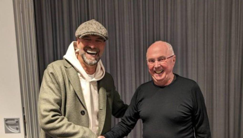 Al conocer su situación con el cáncer de páncreas, Jürgen Klopp no dudó en invitar al sueco a Anfield y en ayudarle a dirigir el partido de leyendas de este sábado contra el Ajax de Ámsterdam.