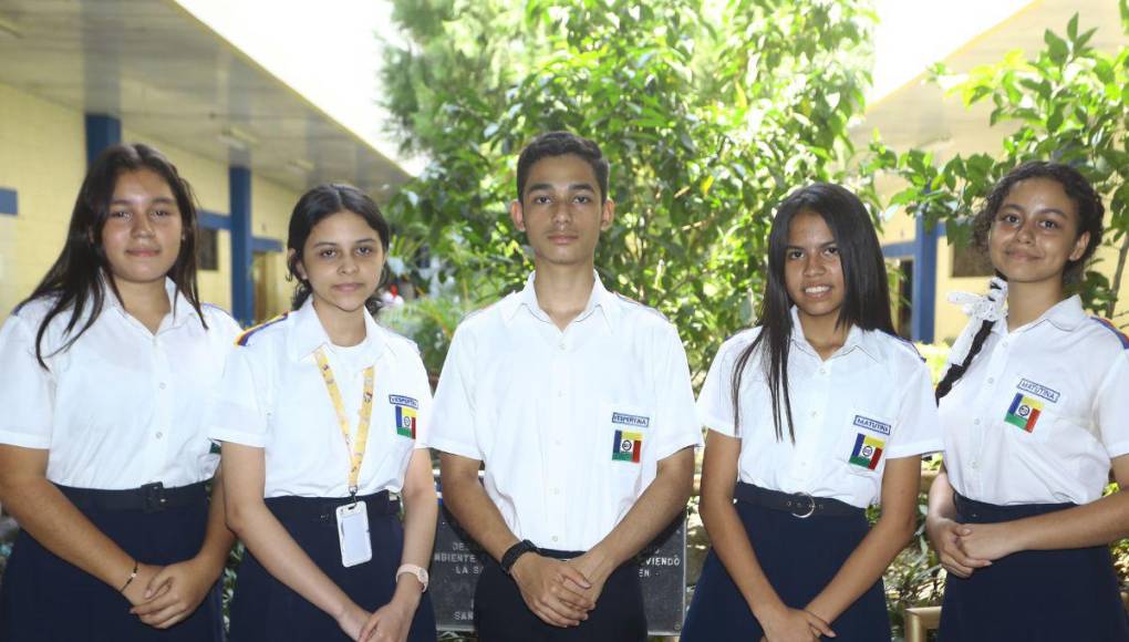 Cinco jóvenes con índices de entre el 99% y 100% son los que destacan en el Instituto<b> </b>Tecnológico de Administración de Empresas (Intae) en San Pedro Sula.