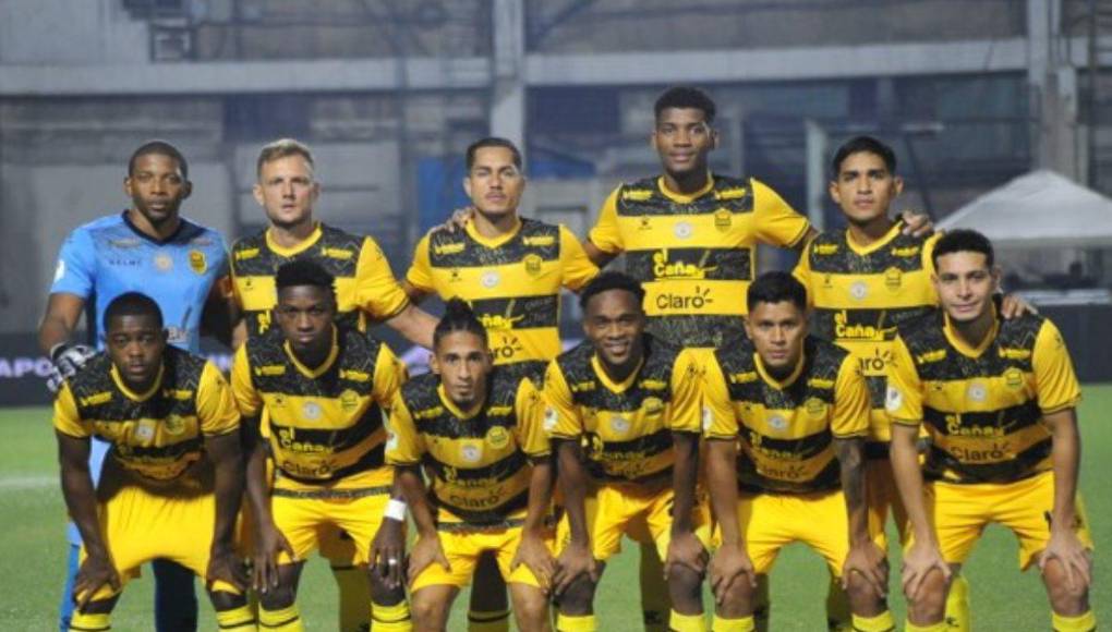 El 11 titular del Real España que mandó a la cancha Miguel Falero.