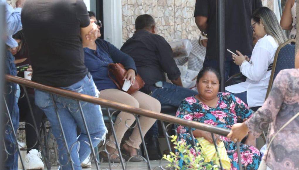 La infortunada noticia ha dejado profunda tristeza entre los cercanos, quienes aún recuerdan con gratitud la energía de la familia al momento de compartir junto a ellos.