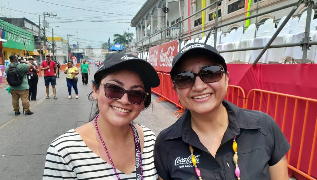 La noche de carnaval está precedido por el desfile de carrozas y comparsas que arrancarán a la 1:00 de la tarde con el desfile hípico. 