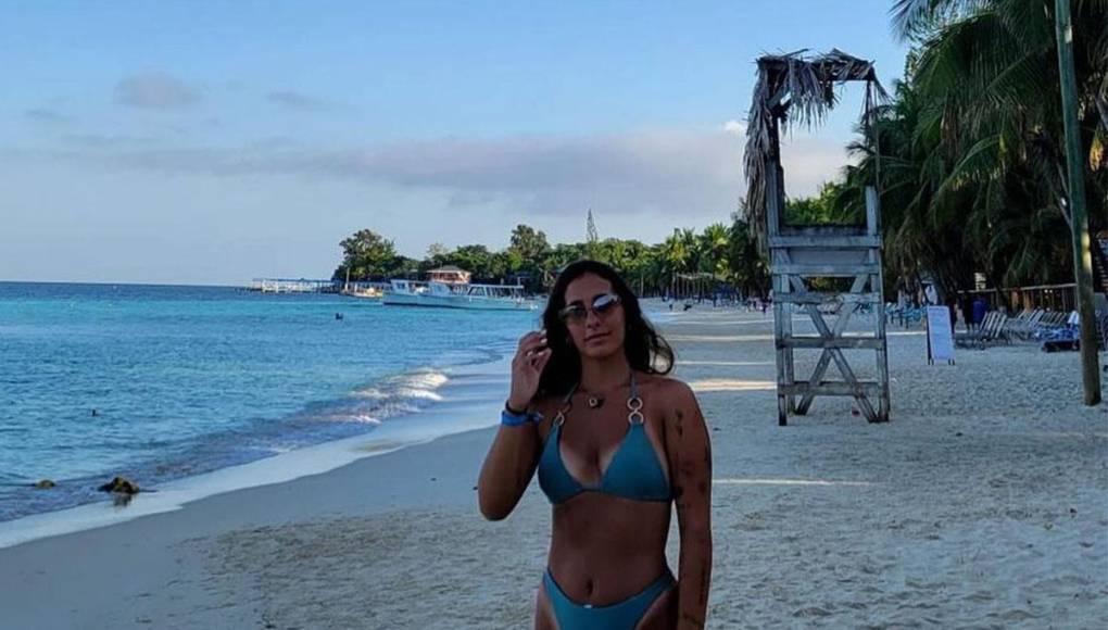 Mediante su cuenta oficial de Instagram, Iara Troglio ha presumido su cuerpazo y mostró que disfrutó de las hermosas playas de Roatán.