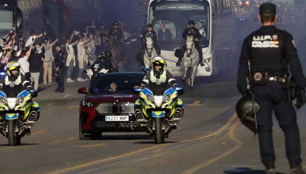 Espectacular ambiente en el Real Madrid vs Manchester City por la ida de cuartos de final de la Champions League.