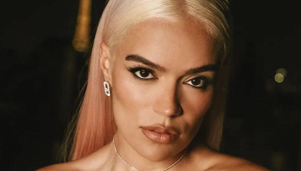 Karol G se encuentra cautivando países con su gira, y en su más reciente concierto en Perú una de sus fans sufrió un accidente.