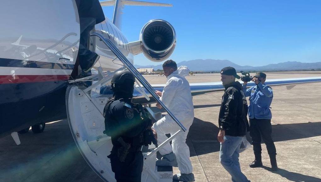 Además, se les acusa de distribuir fentanilo en San Francisco (California) y fueron solicitados en extradición por la Corte del Distrito Norte de ese estado.