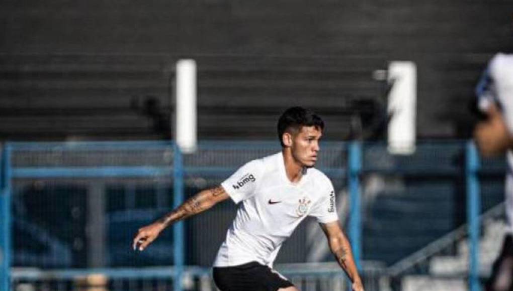 El jugador del Sub 20 del Timao afirmó que tuvo una relación sexual consentida con la Livia, quien después se desmayó al advertir que tenía sangre en las partes íntimas.