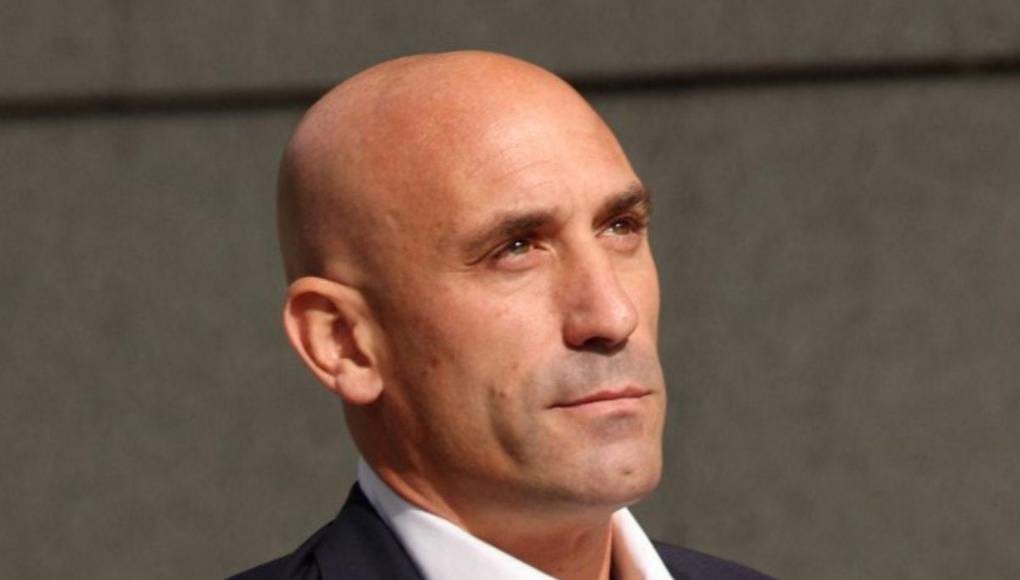 En las últimas horas, Rubiales se ha defendido de estas acusaciones en concreto, negándolo todo en su entrevista con Ana Pastor en El Objetivo (laSexta): “Si es verdad que nos han grabado y tal, pues verán que yo no me he llevado una mordida de Piqué jamás. Ni él me lo ha ofrecido ni yo me he llevado nada”, indicó.