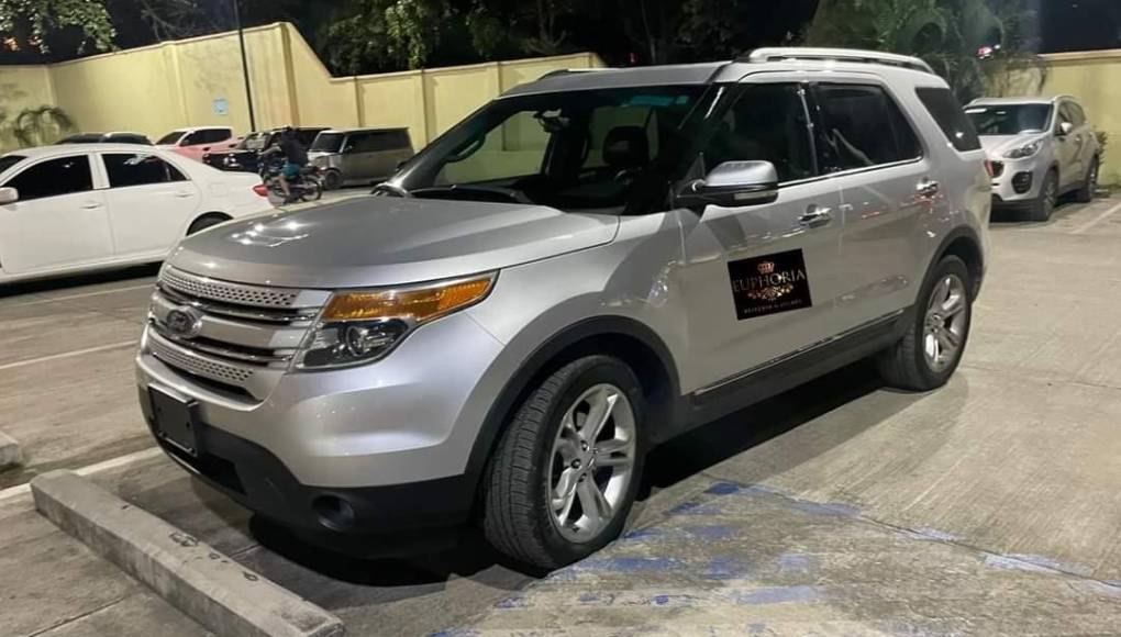 “Cuando la persona va largo, lo que se le pide es algo simbólico”, detalló una de las empleadas de la disco.