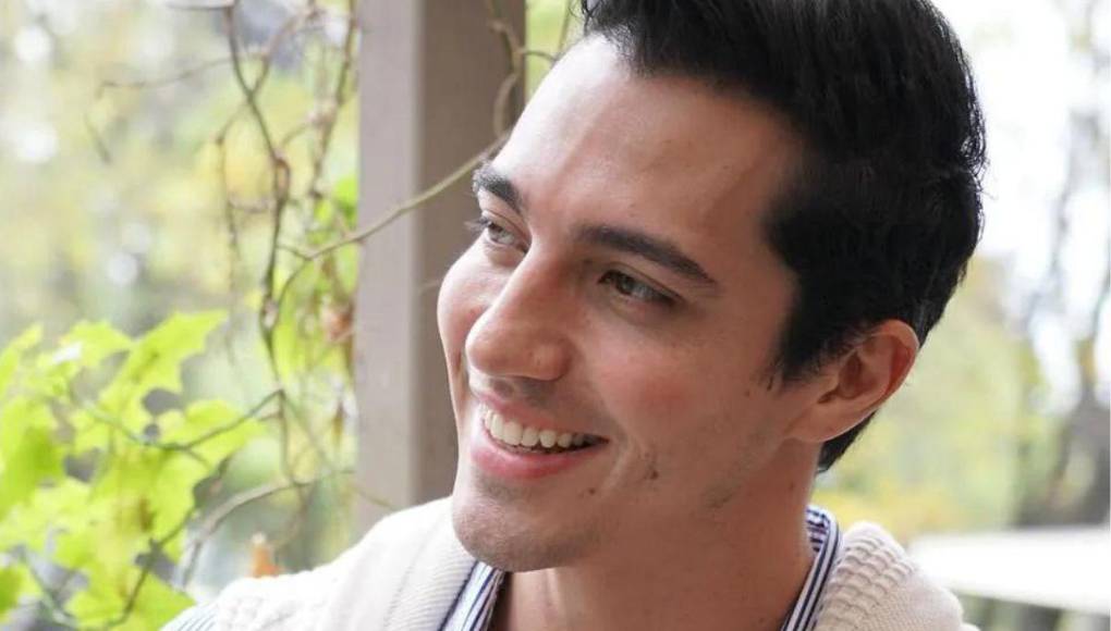 “Se trata una forma de atracción basada en la inteligencia, no solo como conocimiento amplio, sino también en la capacidad para estar abierto a la experiencia. Los sapiosexuales gustan de una buena charla, de expresiones de afecto, de no caer en la rutina encontrando siempre estímulos novedosos. El atractivo sexual vendrá de esta primera forma de conexión”, explicó el psiquiatra y sexólogo Walter Ghedin a Infobae durante una entrevista de 2019.