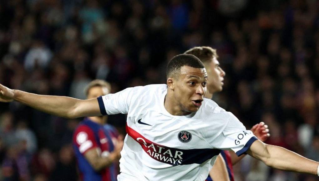 A días de la victoria del PSG ante Barcelona, prensa española ha revelado la pelea que protagonizó Mbappé con algunos cracks del cuadro culé.
