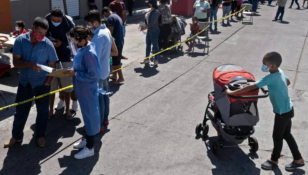 a alcaldía proporciona comida, asistencia médica, escolarización para los niños y asesoramiento de trabajadores sociales para las gestiones administrativas y clases de inglés. Un servicio funciona para facilitar los desplazamientos.