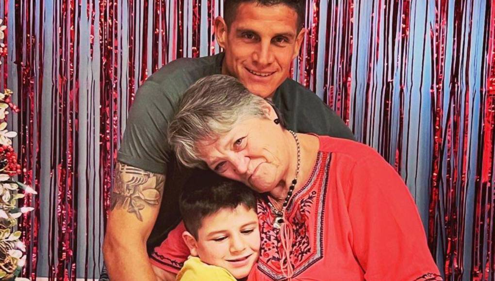 “Felicitaciones hijo, un paso más, ahora a demostrar tu valía”, señaló la madre de Jonathan Rougier tras la convocatoria del portero a la selección de Honduras.