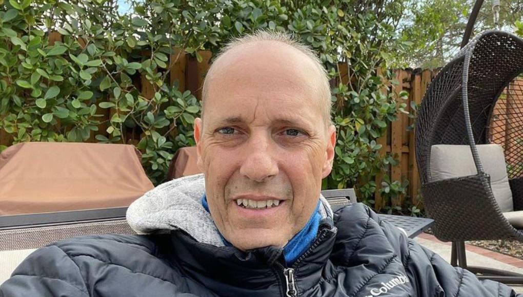 El famoso narrador mexicano Paco Villa volvió a aparecer en los medios y conmovió a muchos hinchas por su nueva apariencia.