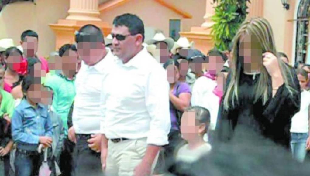 ¿Qué aportaste al Cártel de Sinaloa? le preguntó la fiscalía aArdón. “Seguridad - para que las drogas pudieran ser transportadas sin que fueran robadas, llegando sanas y salvas al destino que El Chapo había seleccionado”, señaló.
