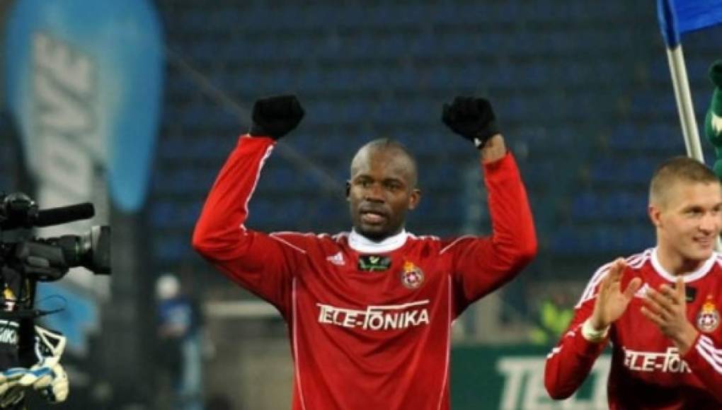 Osman Chávez. Con el Wisla Cracovia de Polonia, el defensa, ahora diputado al Congreso Nacional de Honduras, ganó la Liga en el 2011.