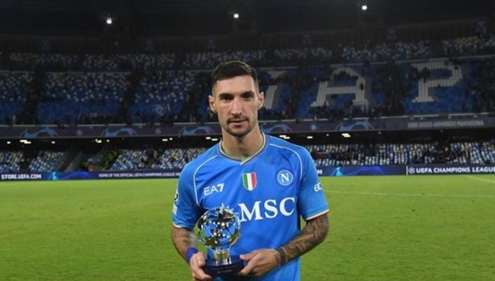 Oficial. Este miércoles, el Napoli anunció la renovación de Matteo Politano hasta junio de 2027.