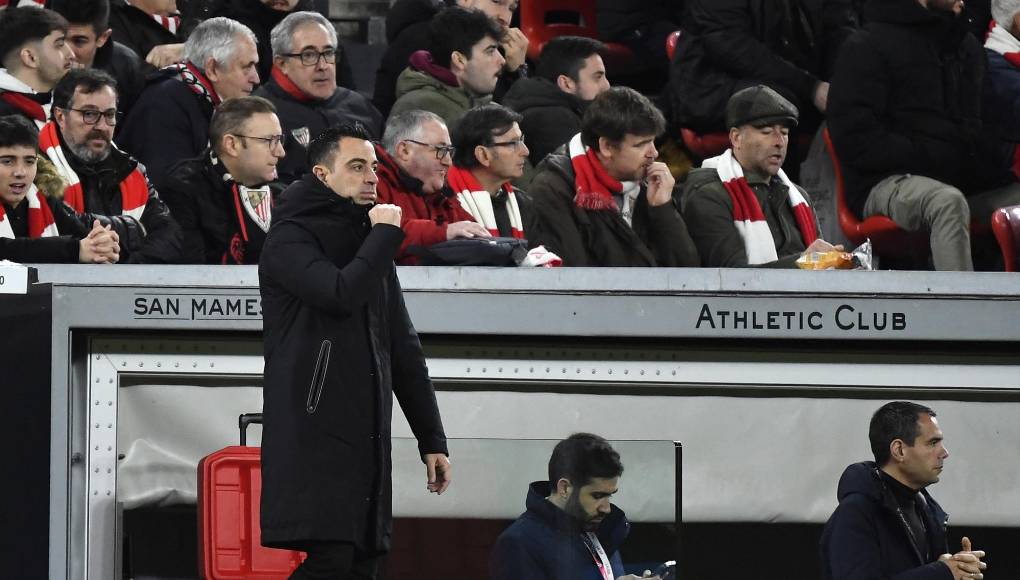 Incluso Xavi Hernández admitió que los inicios de Lamine Yamal le recuerdan a los de Lionel Messi, ya que ambos son zurdos y comparten posición, pero subrayó que las comparaciones entre ambos no son buenas para el delantero azulgrana.