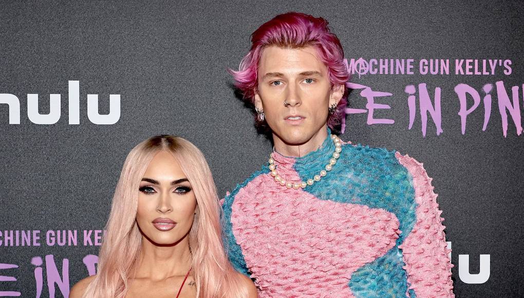 Megan Fox y Machine Gun Kelly se conocieron en el set de la película “Midnight in the Switchgrass”, en marzo de 2020 y, aunque el rodaje se detuvo debido a la pandemia del coronavirus, los actores se volvieron inseparables.
