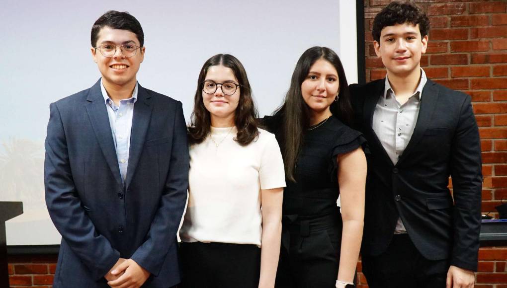 Emilio Kattán, Adriana Teruel, Sophia Alvarado y Roger López