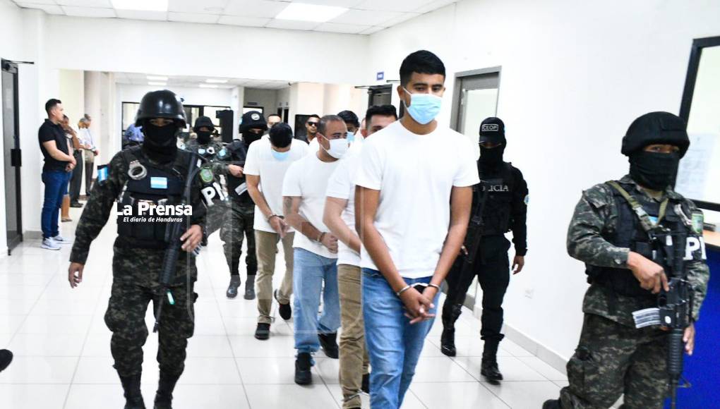 Los ocho miembro de la DPI se presentaron a los juzgados este martes 16 de abril a audiencia inicial.