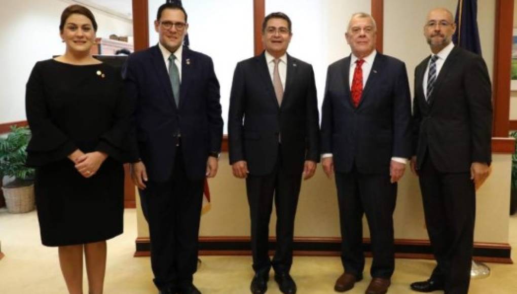 Hernández dialoga con altos funcionarios de EEUU sobre seguridad e inversión