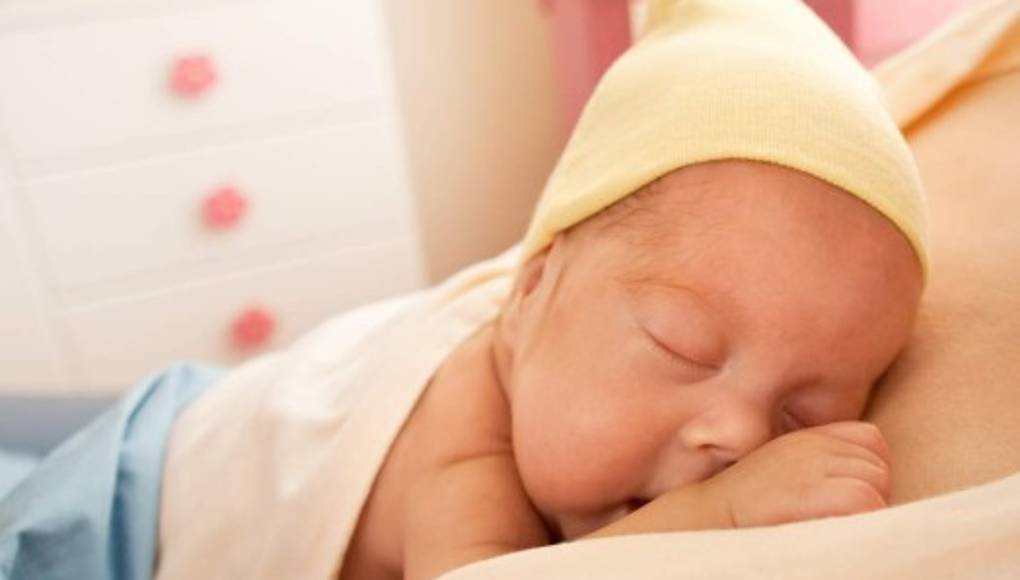 El 'método de la madre canguro' podría mejorar las vidas de los bebés prematuros hasta la adultez