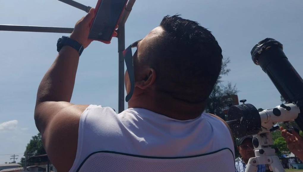 En su libro “Astronomy in the Maya Codices” (Astronomía en los códices mayas), Harvey y Victoria Bricker demostraron que los mayas predijeron el eclipse solar de julio de 1991. Gracias a los equipos de <b><a rel="nofollow noopener noreferrer" href="https://www.facebook.com/AstronomiaHonduras" target="_blank">Astronomía Honduras</a></b>, muchos hondureños vieron seguros el eclipse anular de octubre del año pasado.