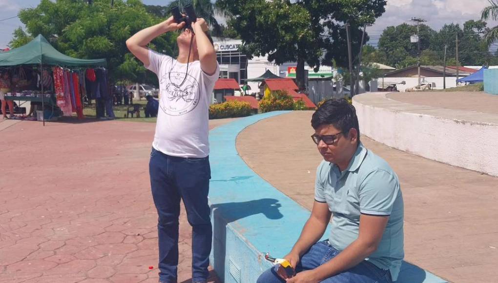 El<b> 11 de julio de 1991</b>, Honduras vivió su último eclipse total de sol. Durante casi siete minutos el día parecía la noche. Hoy será diferente, no se oscurecerá por completo. ¡Pero igual es maravilloso! El año pasado, muchísima gente pudo comprender y apreciar uno de estos bellos acontecimientos celestiales en La Lima.