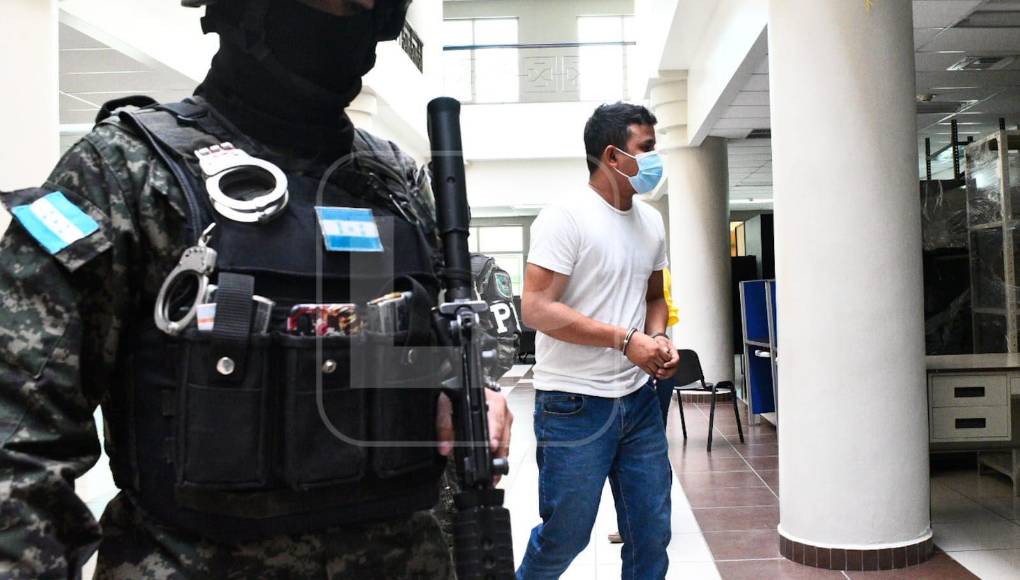 En esta audiencia el juez fiscal presentó todos los documentos judiciales especificados y la defensa la va a contrarrestar.