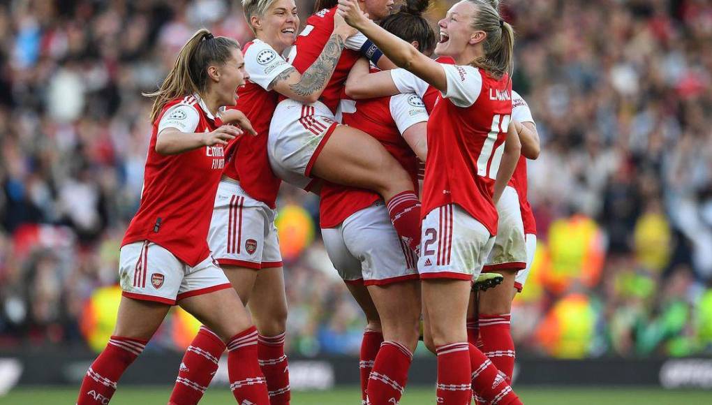 El Arsenal terminó ganando el duelo por la mínima gracias a un tanto de la atacante sueca Stina Blackstenius en el 116, en la prórroga.