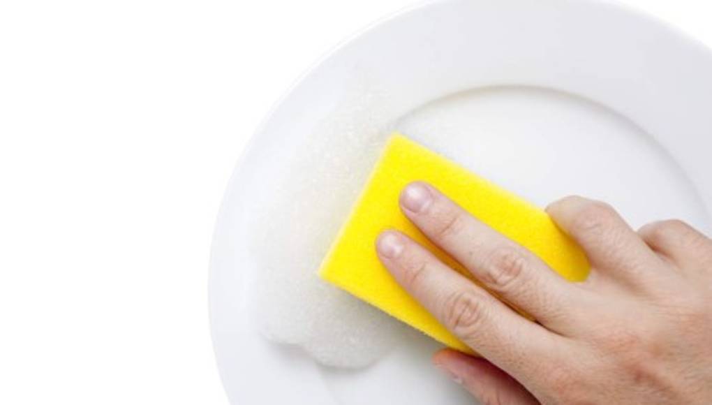 La limpieza obsesiva, posible causa de dermatitis