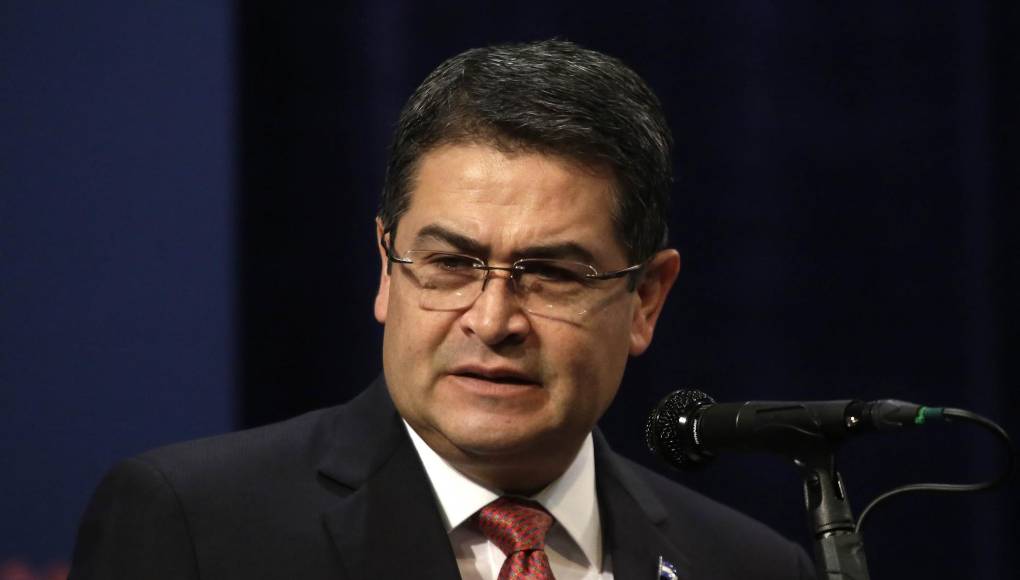 Zambrano enfatizó que es crucial aclarar a los adversarios que intentan vincular al Partido Nacional con el juicio, que el foco está en un miembro individual de la institución, en este caso, el expresidente Hernández.