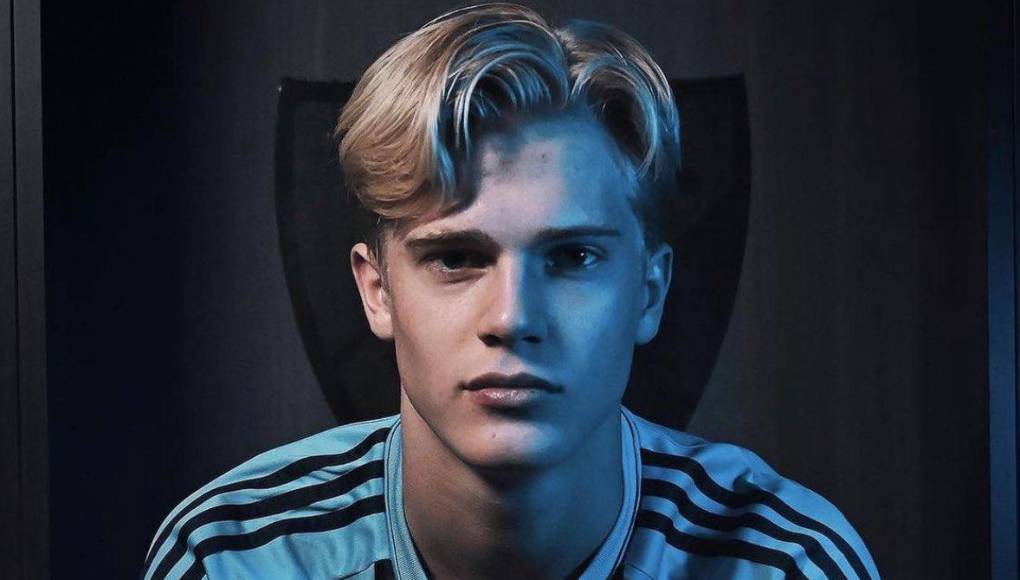 Según adelante Fabrizio Romano, el Barcelona sigue confiado y optimista sobre el acuerdo de Lucas Bergvall después de las reuniones de los últimos dos días y espera que de el “si” este jueves. El Tottenham también estaría detrás del juvenil.