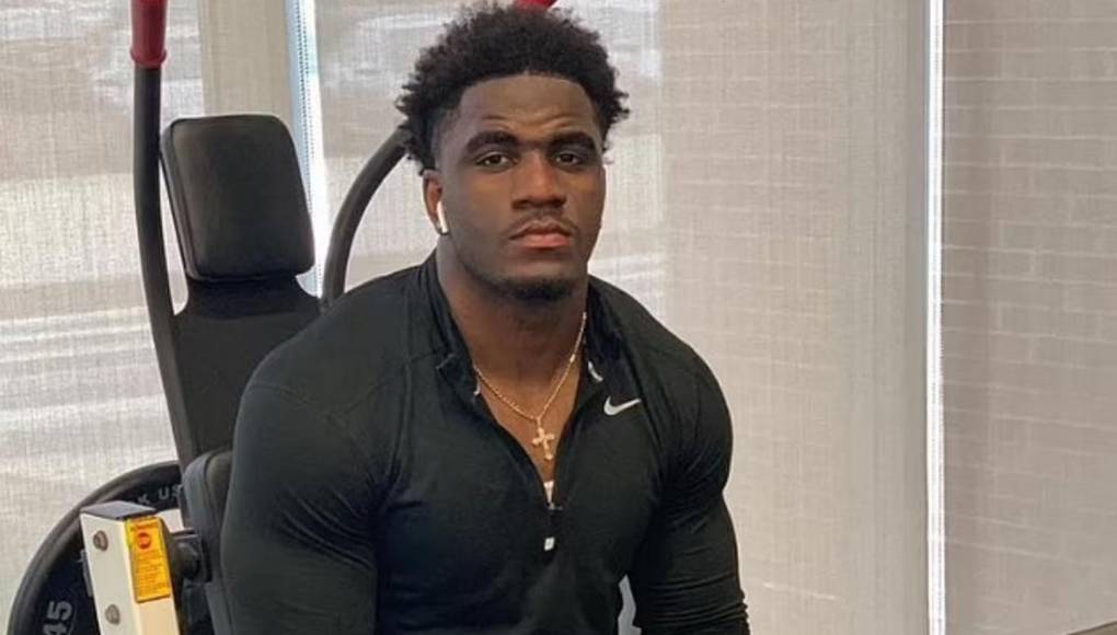 AJ Simon, un seleccionado al primer equipo All-CAA 2023, era originario de Tobyhanna, Pennsylvania.