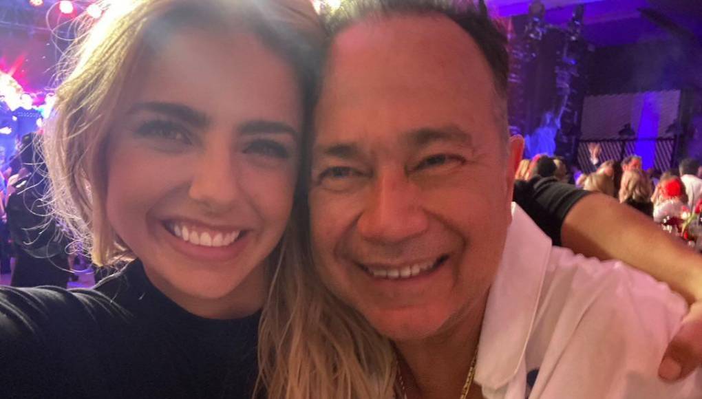 ”Mis condolencias para tus hijos, tu familia y todas las personas a las que te les metiste al corazón con esa personalidad tan única. Gracias por las risas y los muchos consejos que siempre me diste. Vuela alto mi producer”, fueron las palabras que le dedicó la actriz Michelle Renaud en sus redes sociales.