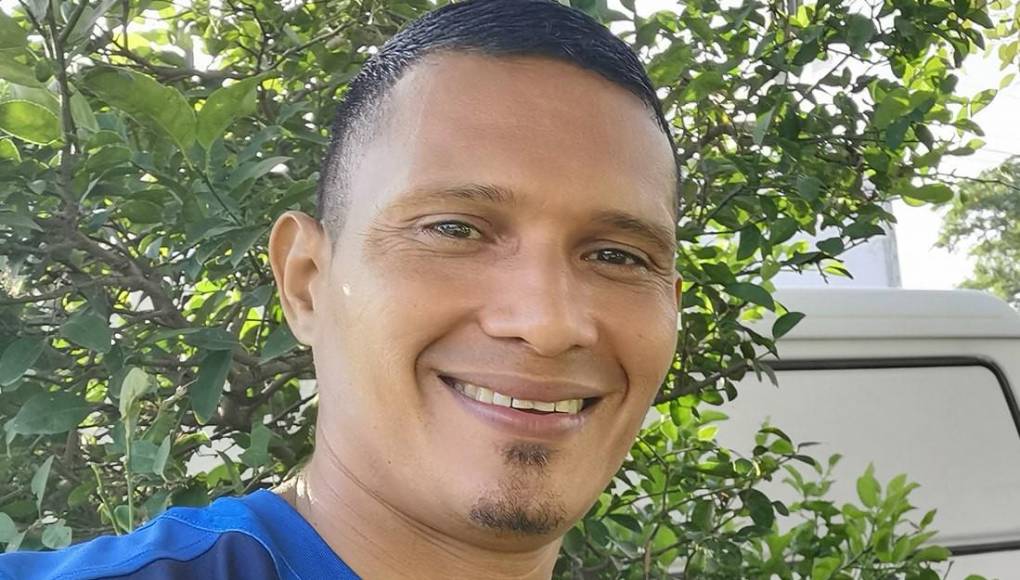 Las autoridades rastrearon el IP de la conexión de internet del dispositivo que utilizaba para cargar los videos en las páginas de internet. 