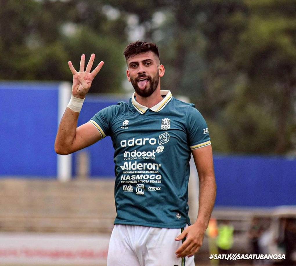 Otro goleador que suena para llegar al Marathón es el brasileño Matheus Vieira da Silva, un centro delantero de 26 años que brilla en Asis jugando para el Nusantara United FC, club de la Segunda División de Indonesia, con el que suma 14 goles.