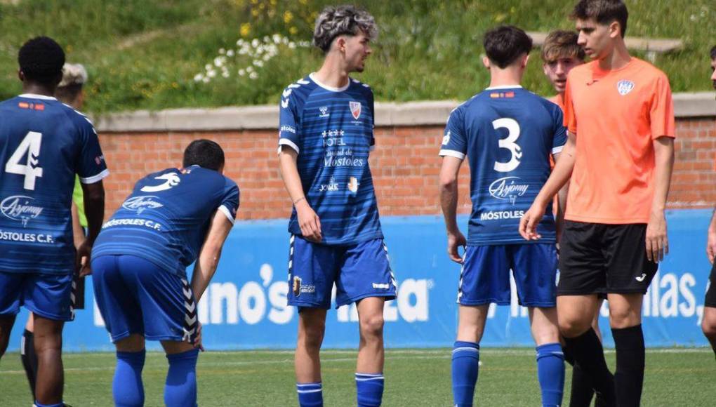 También a través de las redes sociales José Prats, jugador del Móstoles CF, relató lo que pasó tras ser testigo directo de lo sucedido a su compañero.