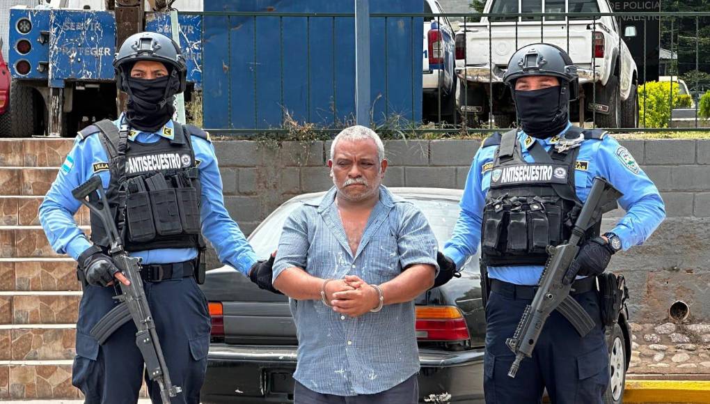 En un operativo de la Unidad Nacional Antisecuestros (UNAS ) los dos supuestos responsables del secuestro fueron detenidos y presentaron las pruebas que los incriminan.