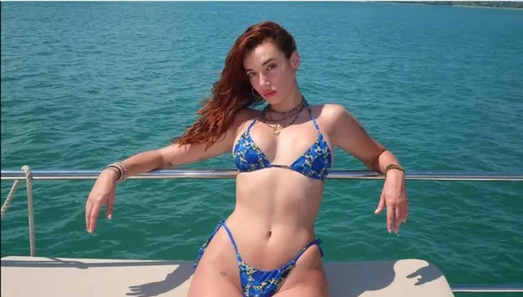 Es conocida por su música pop y R&amp;B. Obtuvo prominencia con su exitoso sencillo “ihat u, i love u”, una colaboración con el rapero y cantante Gnash, que se lanzó en 2016. La canción se convirtió en un éxito comercial, alcanzando el top 10 en la lista Billboard Hot 100 en Estados Unidos y logrando la certificación multiplatino.