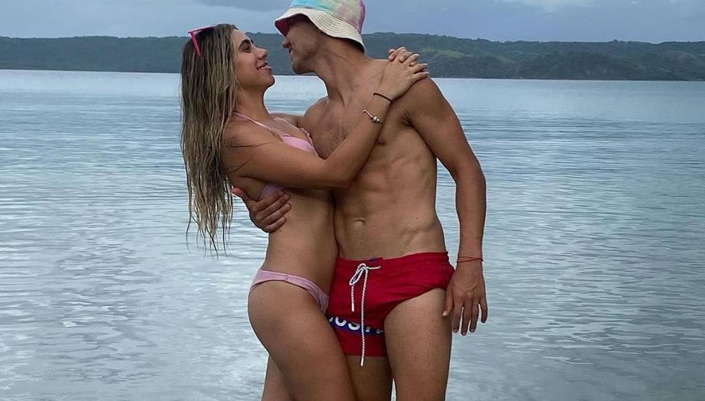 Erick ‘Cubo’ Torres ha encontrado en la preparación y venta de comida junto a su esposa Nicole Jacob una forma de generar ingresos adicionales.