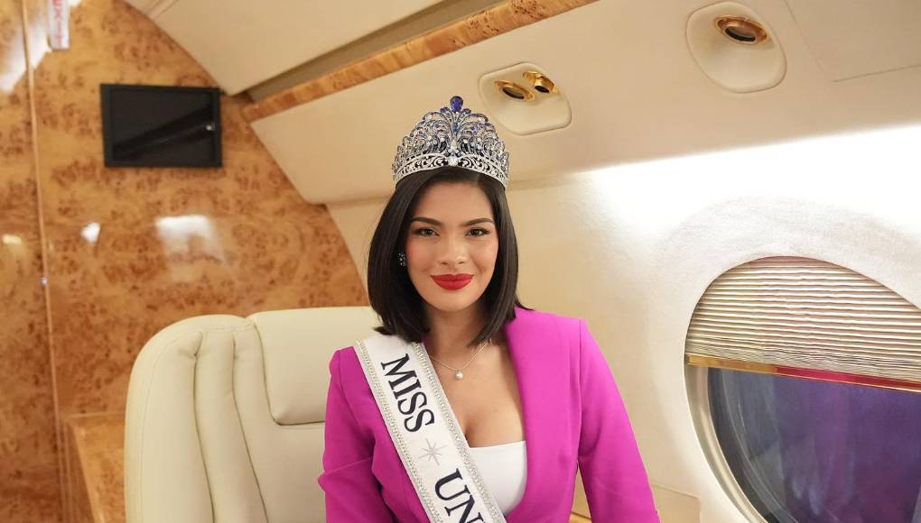 Consideró además que su triunfo le dio una luz de esperanza a Latinoamérica, unió en una sola voz a todos como latinoamericanos, y que no es un responsabilidad, sino “una misión que Dios me ha puesto en este lugar para así ser la vocera de tantas mujeres, de tantas niñas que viven mi historia, y a través de mi historia motivarlas a que ellas también puedan luchar por sus sueños”.