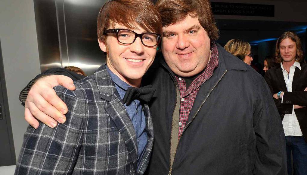 Dan Schneider, el productor caído en desgracia de la era dorada de Nickelodeon, fue acusado por primera vez de mala conducta en 2018, cuando Hollywood estaba teniendo en cuenta el abuso generado en la industria en medio del movimiento Me Too En esta foto de archivo posa con Drake Bell.