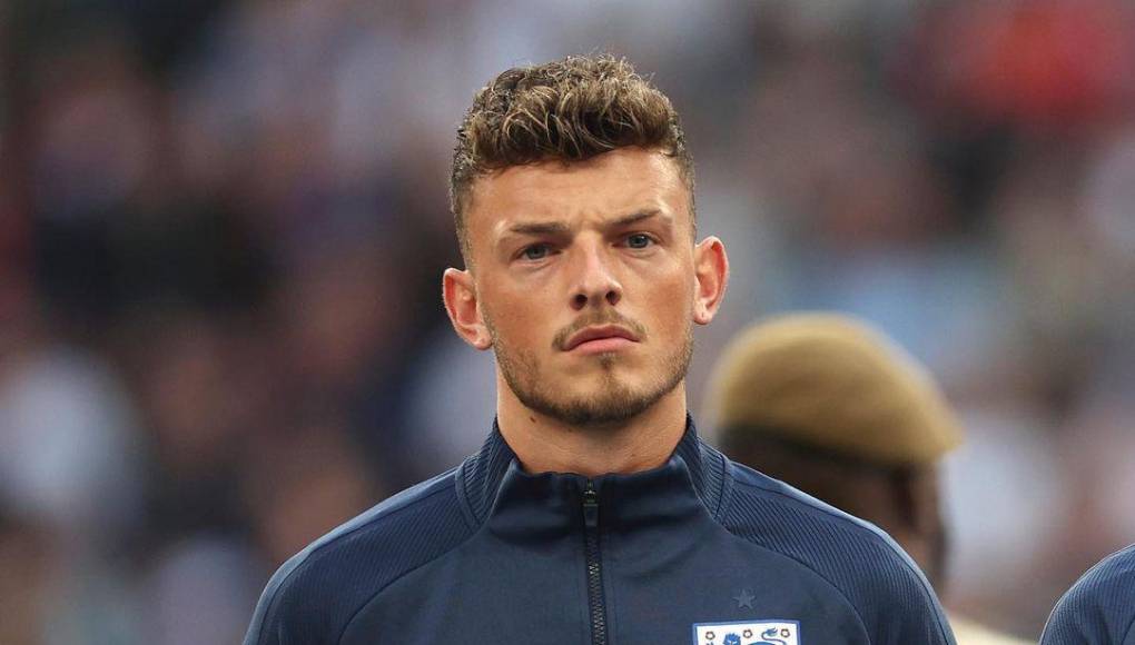 “Ben White ha regresado a casa y no se espera que vuelva al plantel de Inglaterra en lo que queda de torneo. Pedimos que se respete su privacidad en este momento”, señaló desde el entorno del futbolista a la prensa británica, que lógicamente, quería saber lo que sucedía.