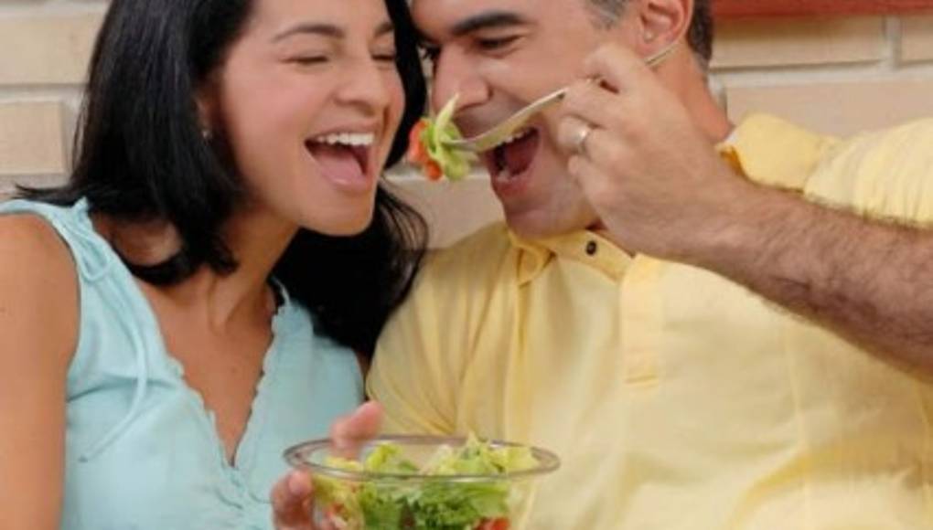 Seis cosas que debes saber antes de salir con un hombre mayor