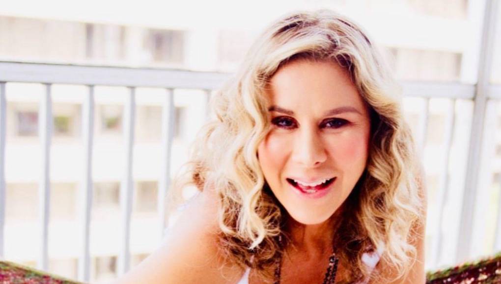 “Descanse en paz y reciban sus familiares y amigos nuestras sinceras condolencias”, dijo Silva desde el programa que Univision transmite de lunes a viernes a las 5 p. m., hora del Este.