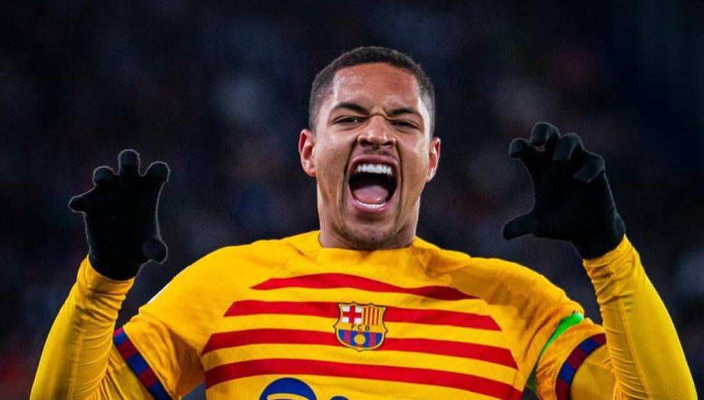 Desde su llegada al Barcelona, Vitor Roque ha participado en 13 partidos con el Barcelona, de los cuales solamente ha sido titular en dos ocasiones y ha marcado 2 goles.