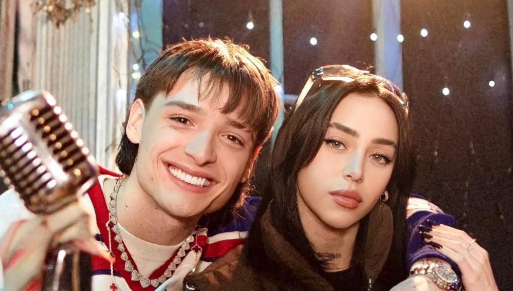 El intérprete de “Ella baila sola” ha estado en el ojo del descontento por la supuesta infidelidad hacia su expareja Nicki Nicole quien sin dudarlo por un segundo puso fin a la relación con el mexicano a través de un contundente mensaje en su Instagram y borrando todas las fotografías en las que aparecía Peso Pluma.