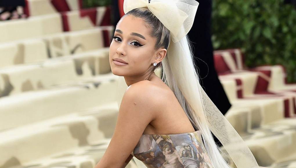 La estrella pop Ariana Grande también está invitada a la Met Gala.