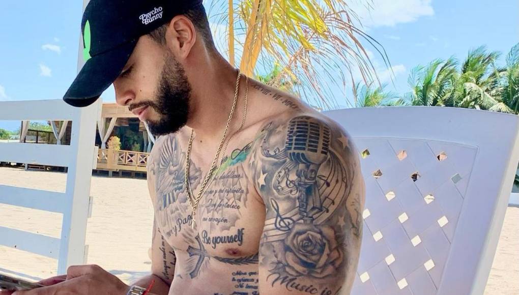 Aparte de todo ello, el futbolista del Olancho FC no solo es protagonista con su equipo, sino que también roba miradas en sus redes sociales.